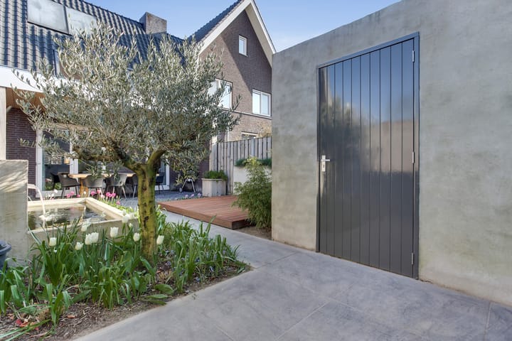 Tussenwoning te koop: Klaproos 6, Alphen (Nb)