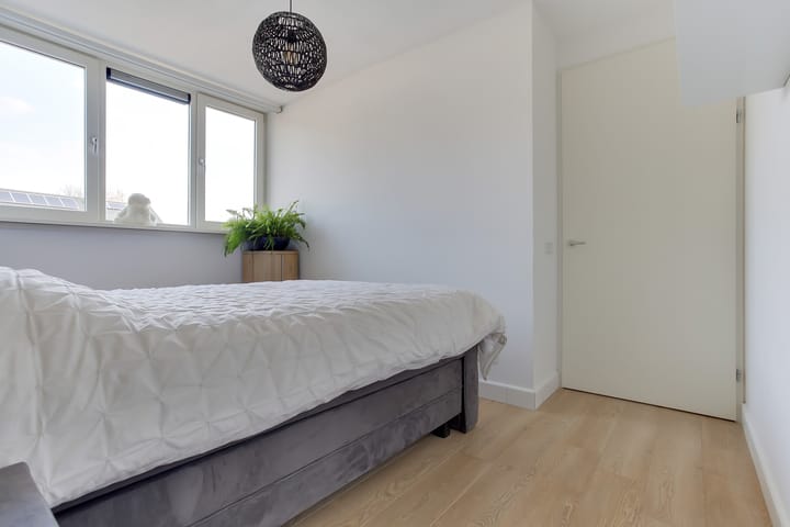 Tussenwoning te koop: Klaproos 6, Alphen (Nb)