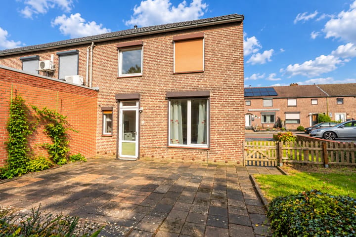 Hoekwoning te koop: Burgemeester Loysonstraat 7, Landgraaf