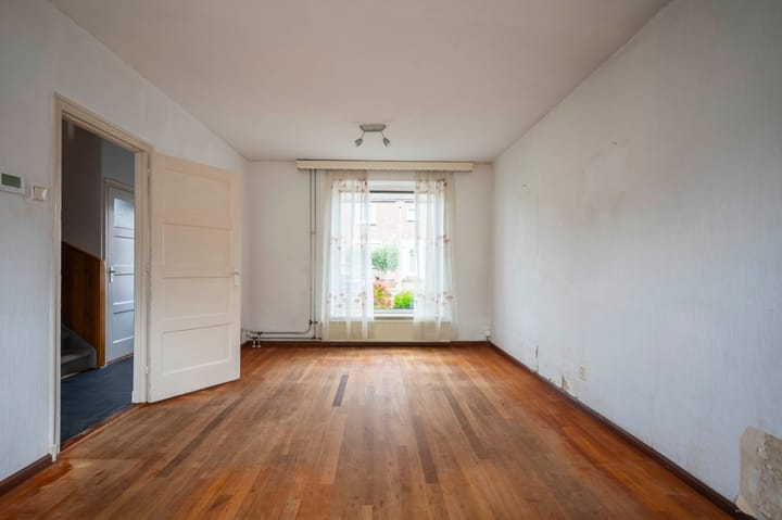 Hoekwoning te koop: Burgemeester Loysonstraat 7, Landgraaf