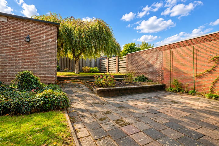Hoekwoning te koop: Burgemeester Loysonstraat 7, Landgraaf