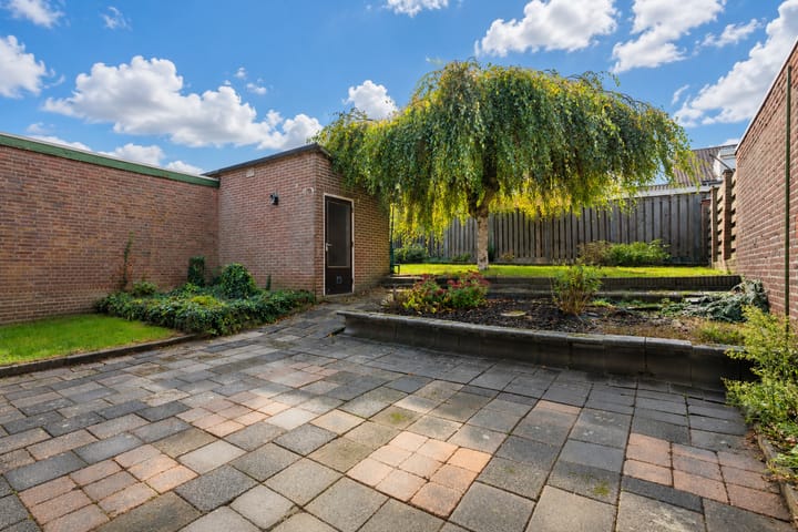 Hoekwoning te koop: Burgemeester Loysonstraat 7, Landgraaf