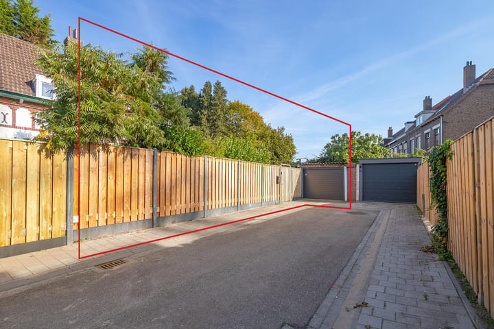 Tussenwoning te koop: Kristalstraat 15, Heerlen