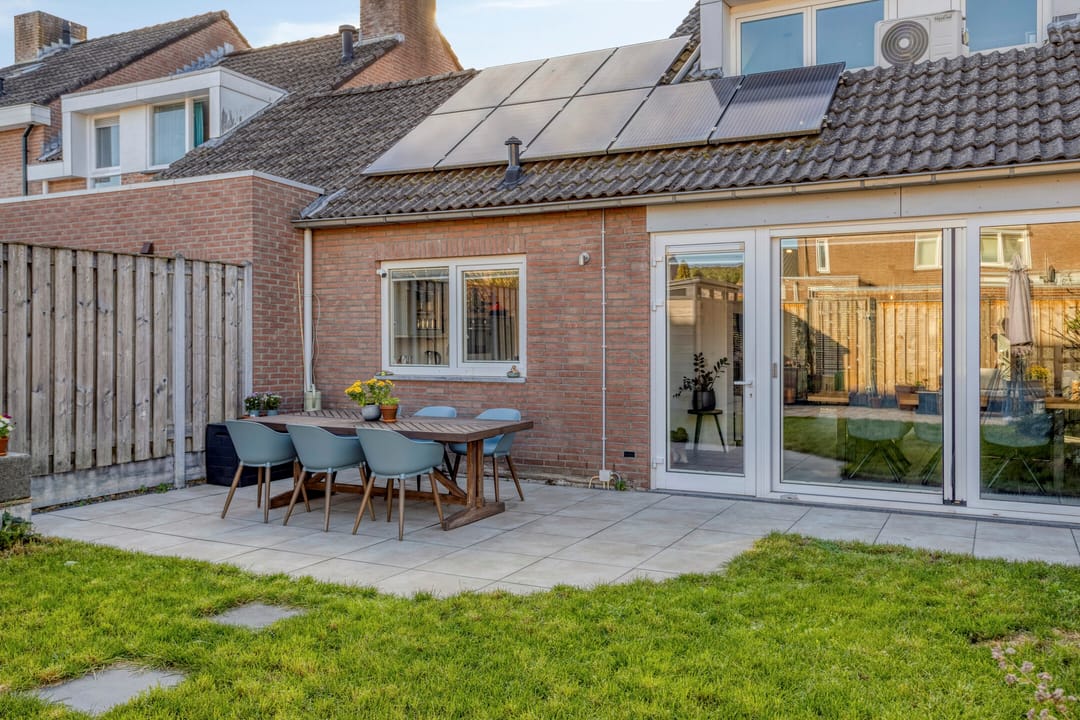 Photo 37 of Burg. Van Laarstraat 20