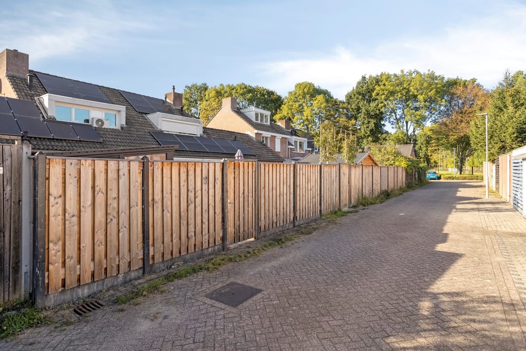 Photo 43 of Burg. Van Laarstraat 20