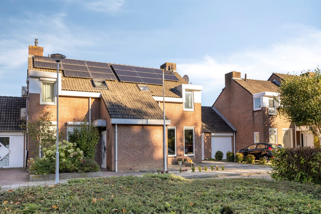 Photo 46 of Burg. Van Laarstraat 20