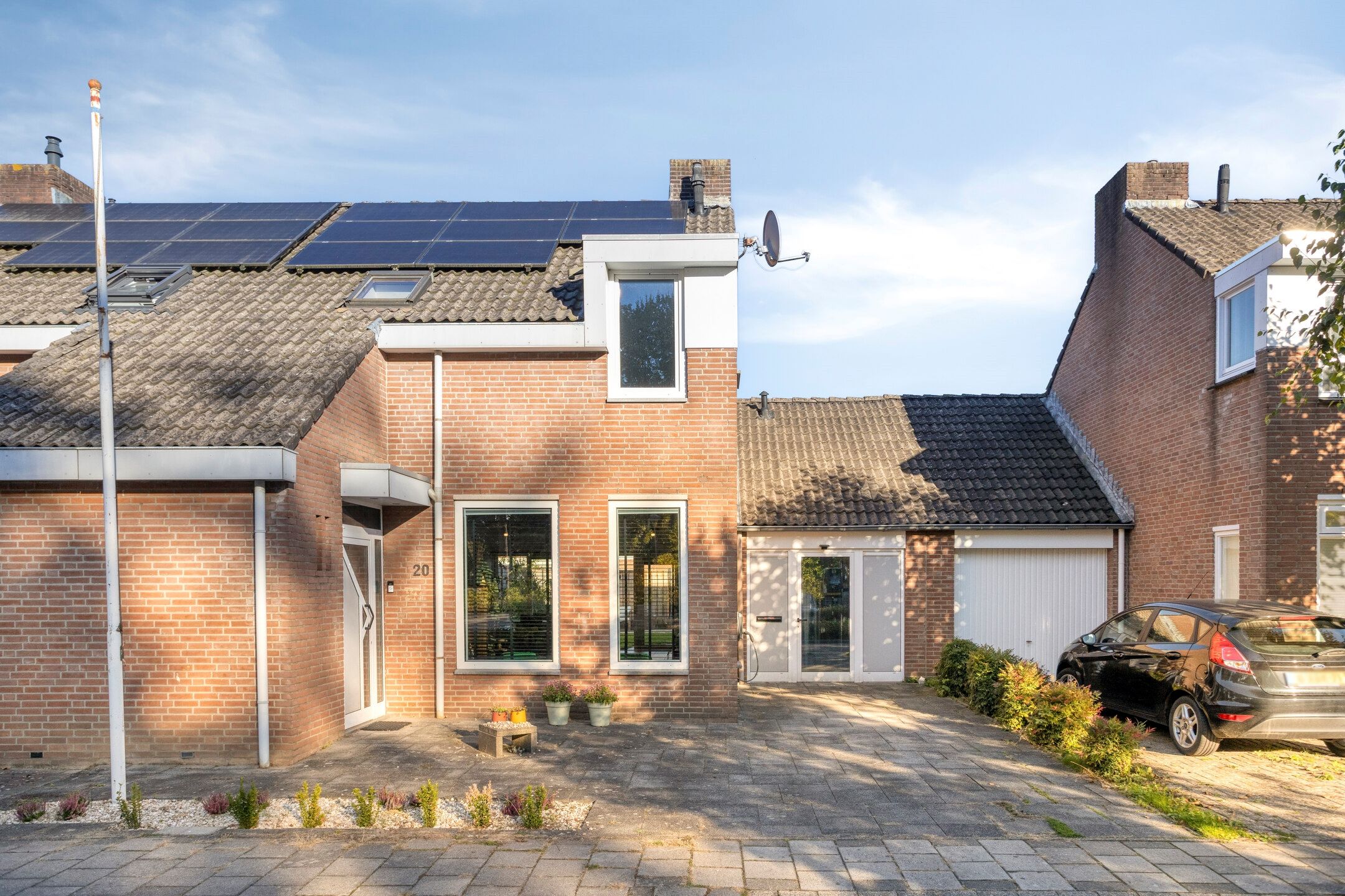 Photo 45 of Burg. Van Laarstraat 20