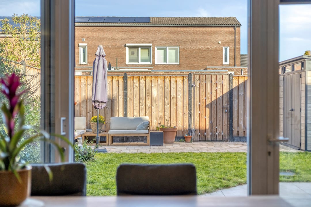 Photo 17 of Burg. Van Laarstraat 20