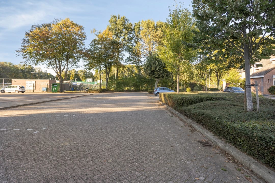 Photo 47 of Burg. Van Laarstraat 20