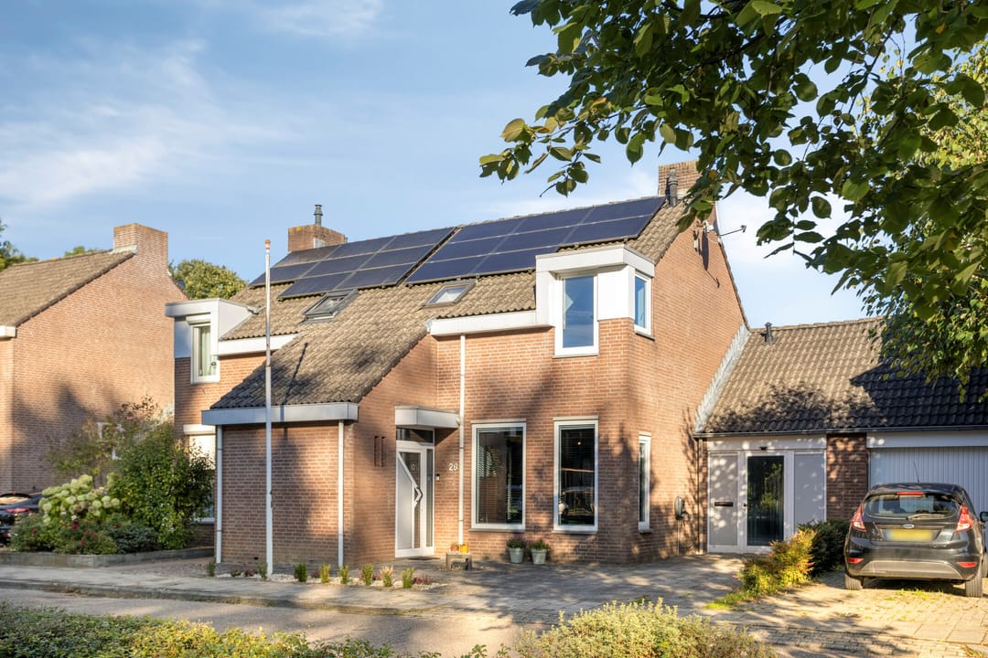 Photo 1 of Burg. Van Laarstraat 20