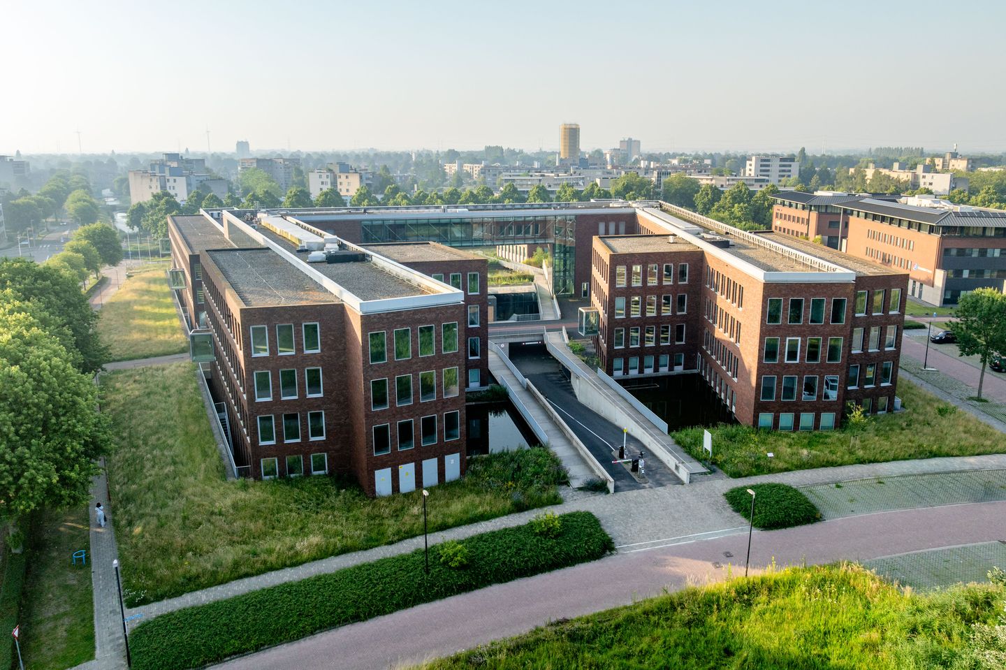 Bekijk foto 2 van Röntgenlaan 75