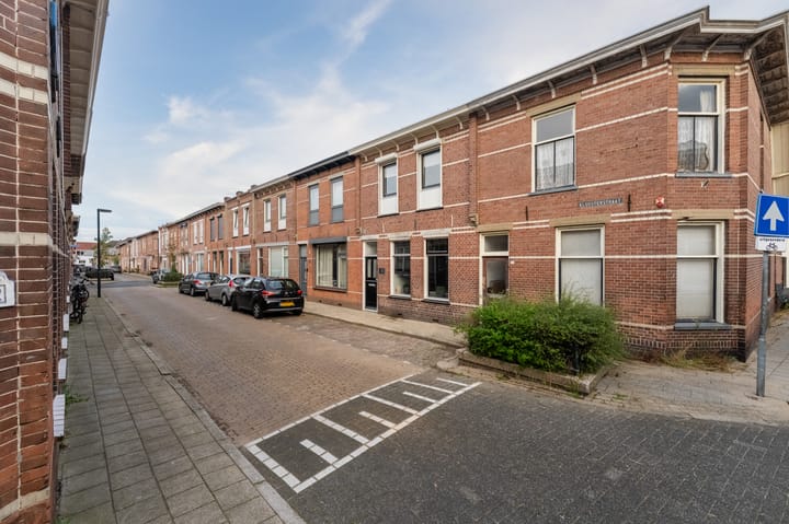 Tussenwoning te koop: Kloosterstraat 3, Kampen