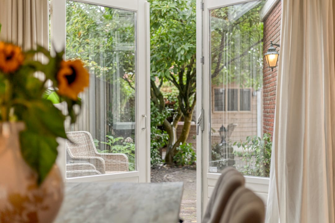 Photo 11 of Niasstraat 8