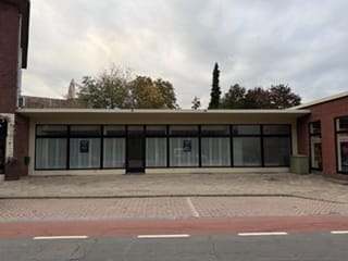 View photo 2 of Kapelaniestraat 1-A