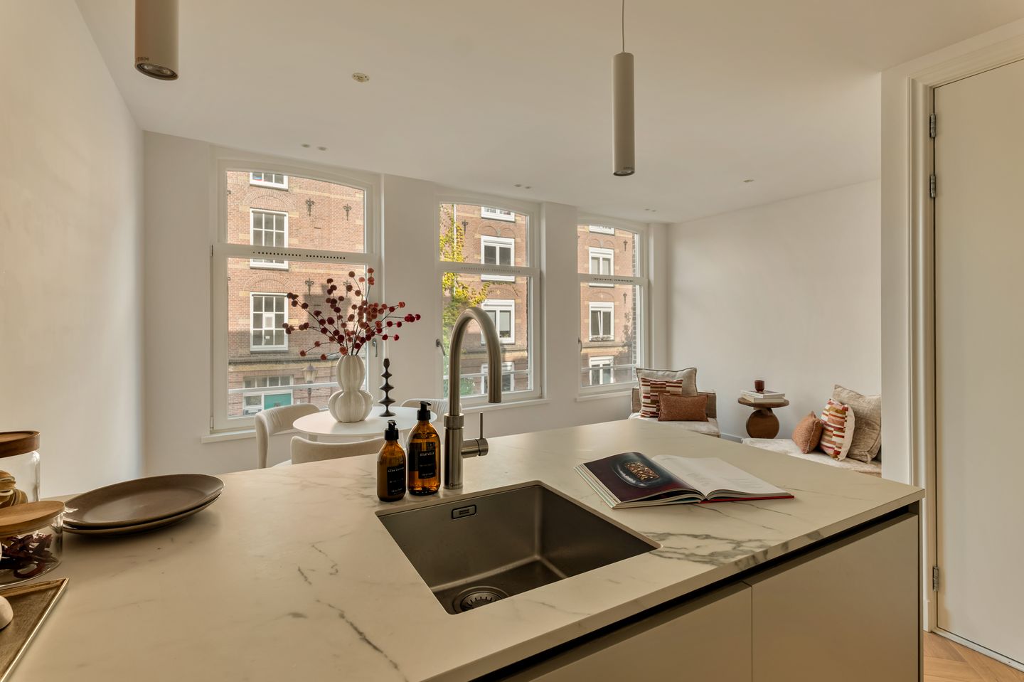 Photo 19 of Van Heemskerckstraat 35-1