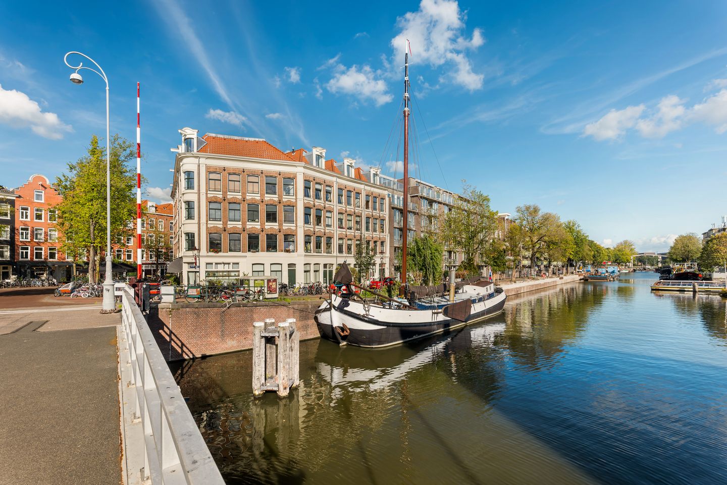Photo 35 of Van Heemskerckstraat 35-1