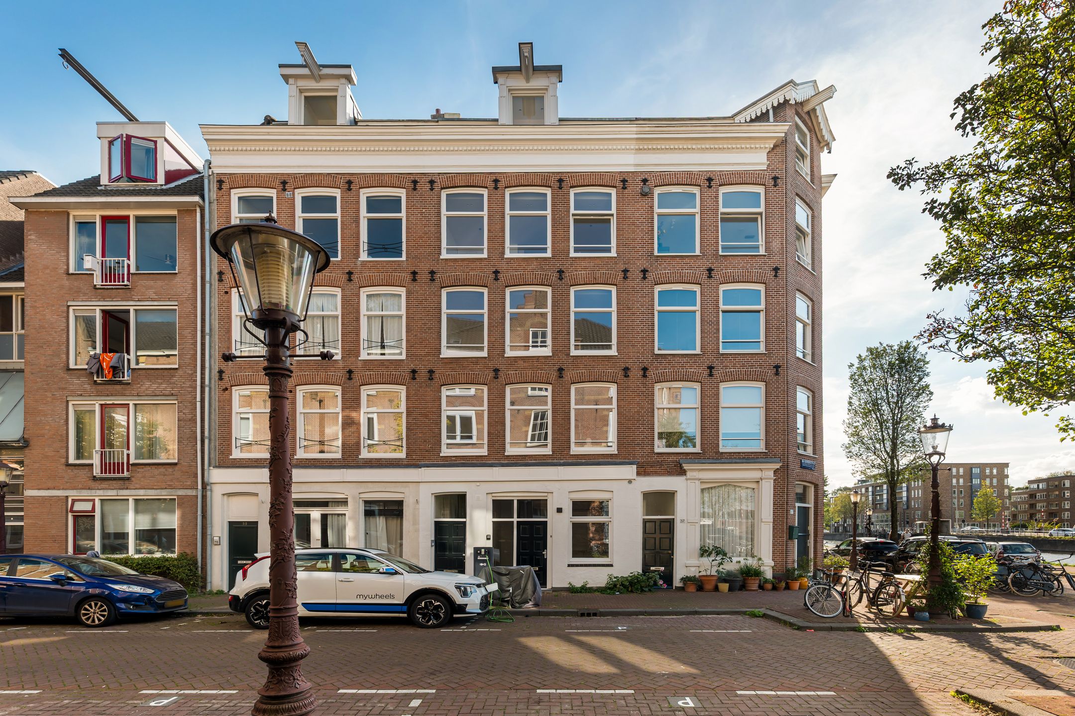 Photo 33 of Van Heemskerckstraat 35-1