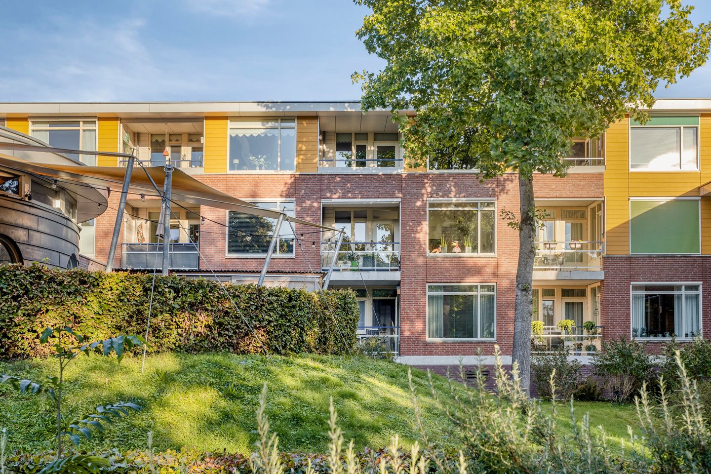 Photo 35 of Deken Hensburchstraat 74