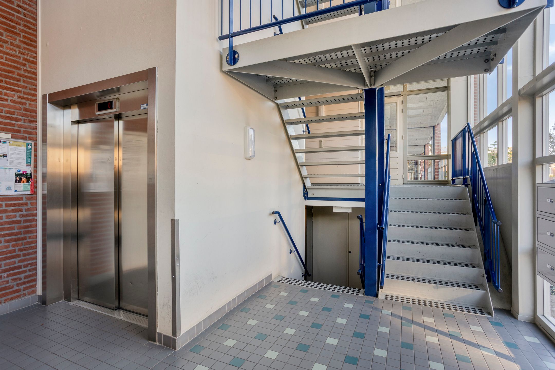 Photo 9 of Deken Hensburchstraat 74