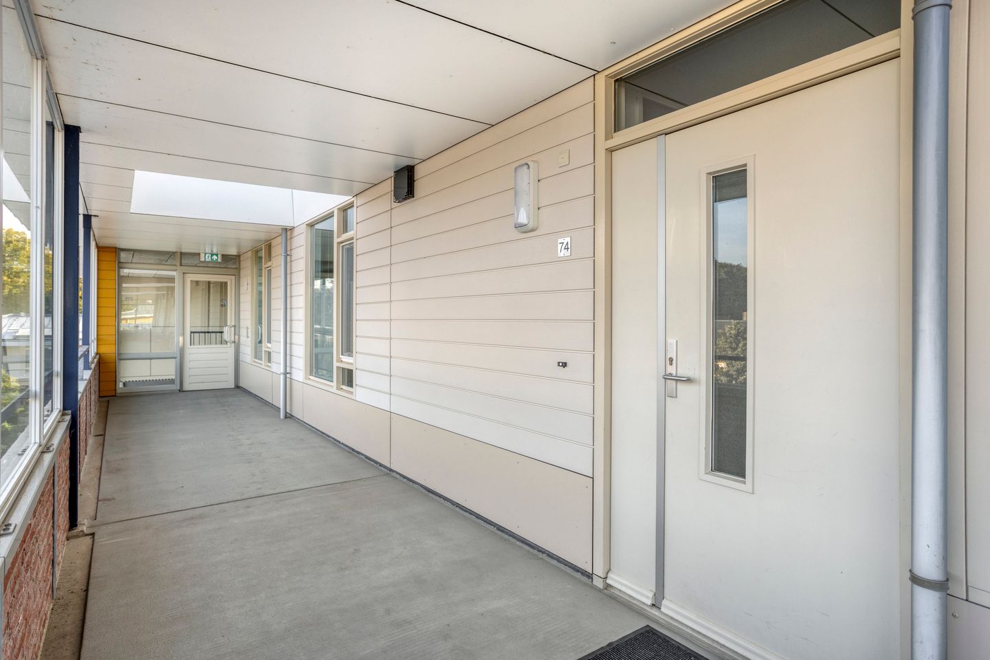 Photo 10 of Deken Hensburchstraat 74