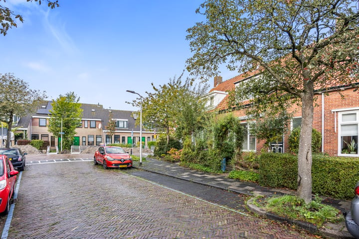 Tussenwoning te koop: Leliestraat 3, Leeuwarden