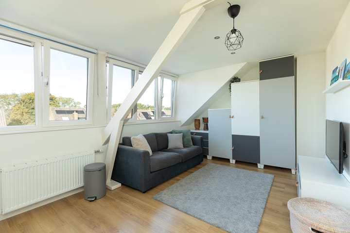 Tussenwoning te koop: Moerbeilaan 72, Hilversum
