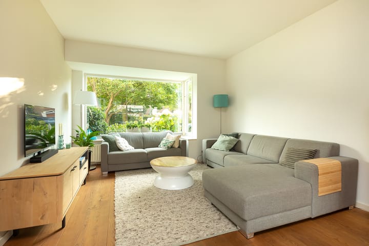 Tussenwoning te koop: Moerbeilaan 72, Hilversum