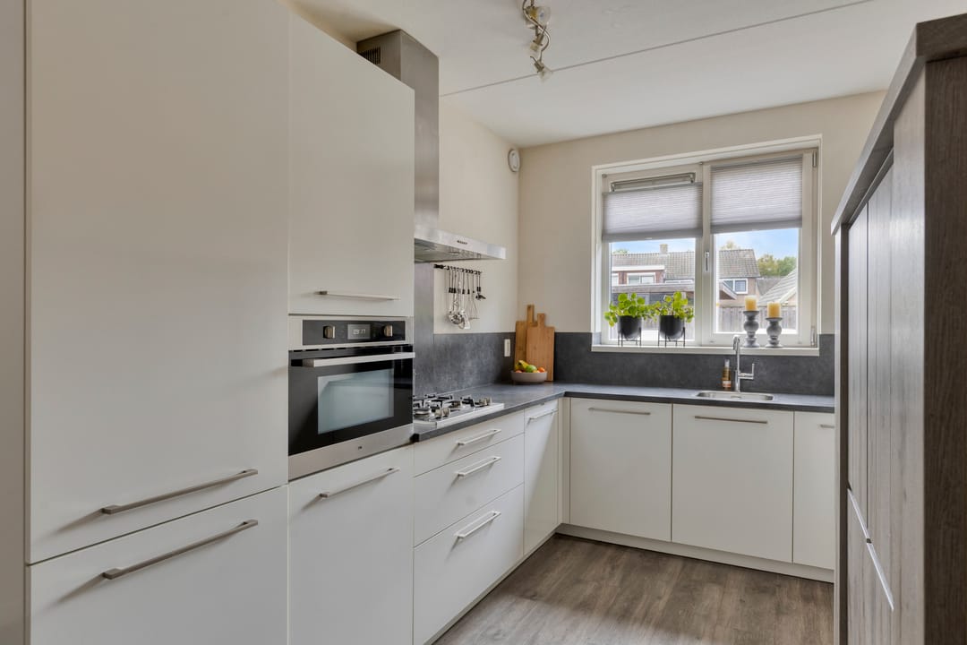 Photo 11 of Zonnebloemstraat 29