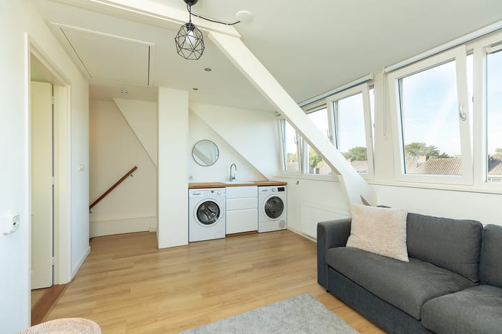 Tussenwoning te koop: Moerbeilaan 72, Hilversum