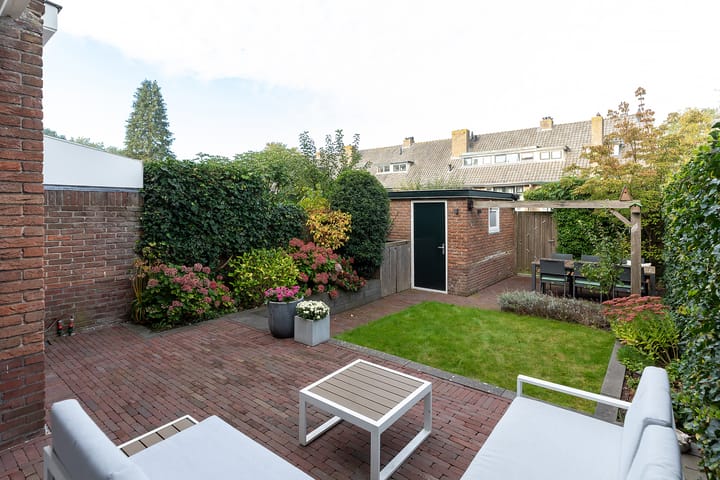 Tussenwoning te koop: Moerbeilaan 72, Hilversum