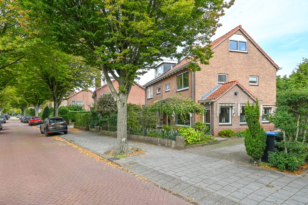 Photo 2 of Corantijnstraat 39