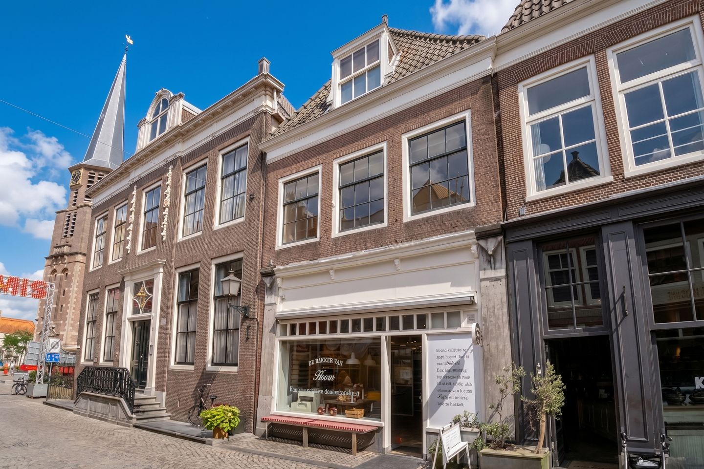 Bekijk foto 1 van Kerkstraat 8