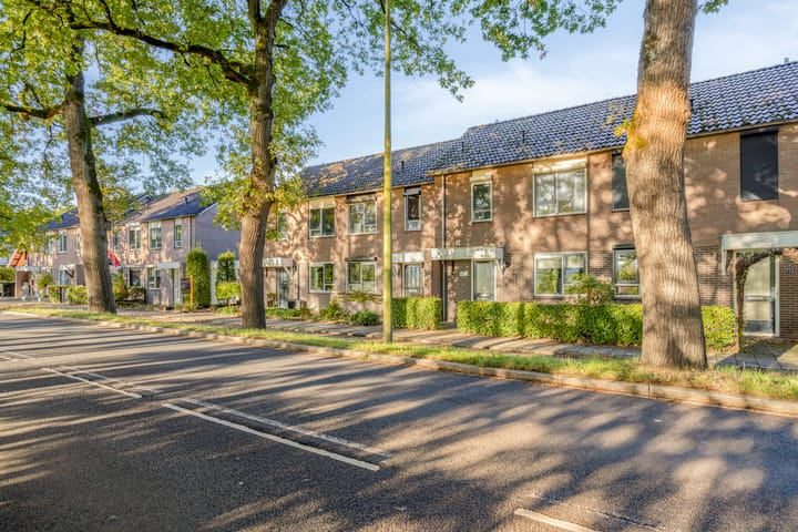 Tussenwoning te koop: oldenzaalsestraat 769, Enschede