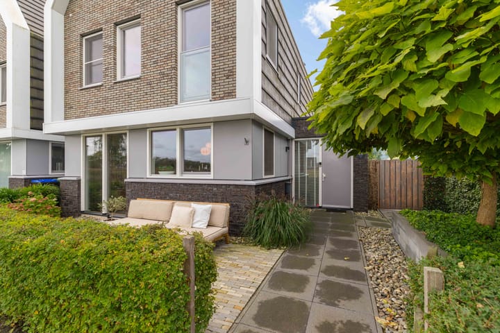 Hoekwoning te koop: Oeverpad 131, Meerstad