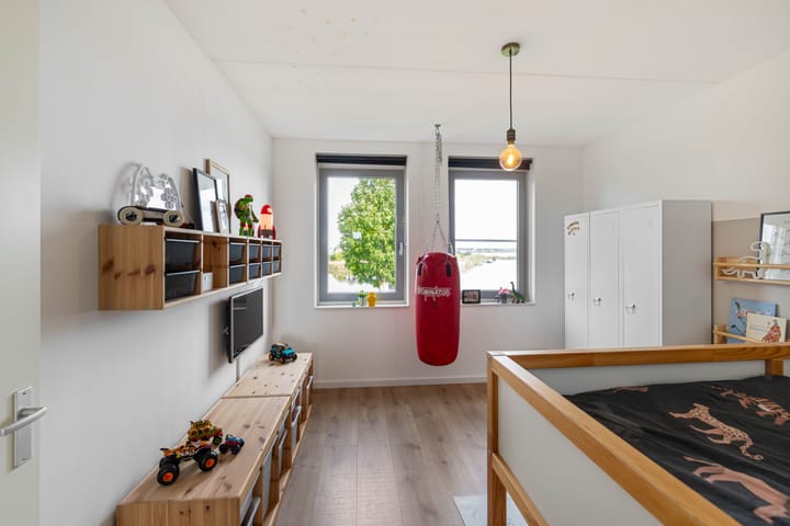 Hoekwoning te koop: Oeverpad 131, Meerstad