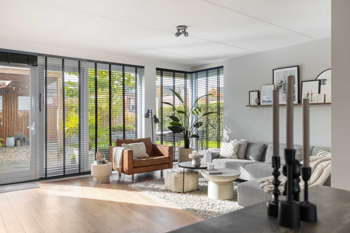 Hoekwoning te koop: Oeverpad 131, Meerstad