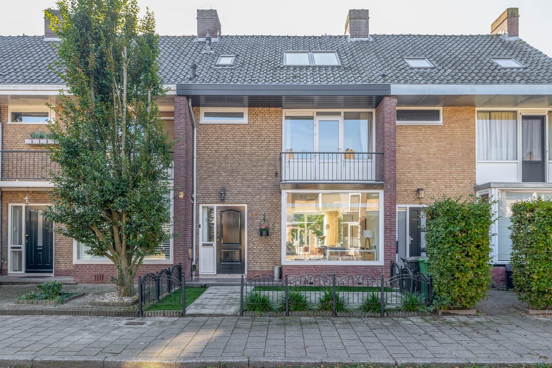 Photo 1 of De Genestetstraat 4