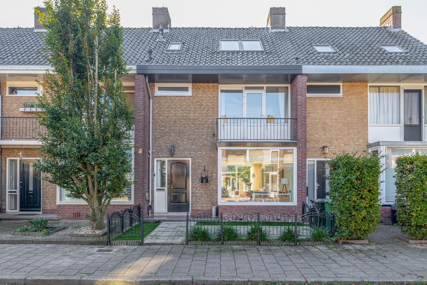 Foto 1 van De Genestetstraat 4