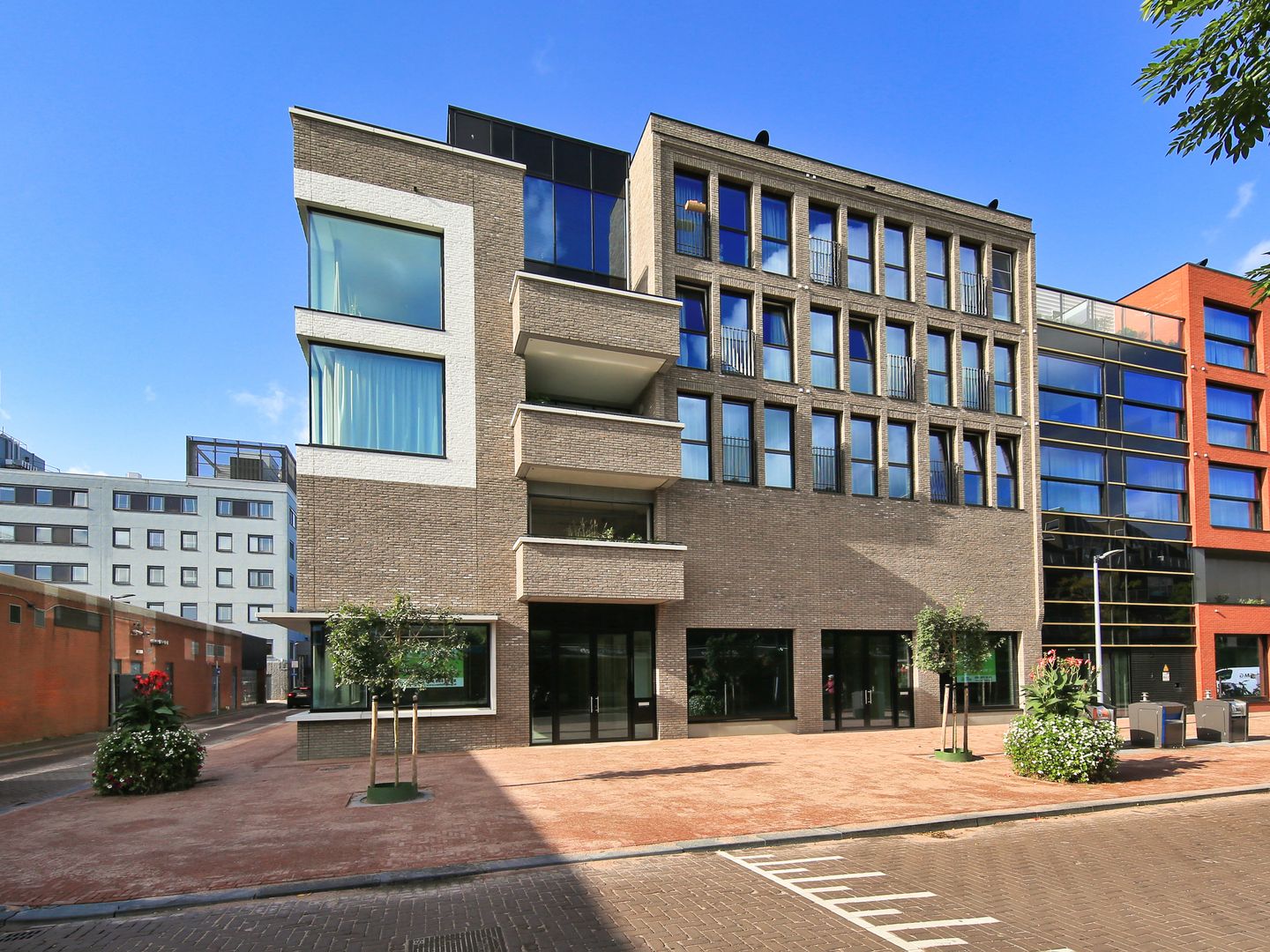 View photo 2 of Concourslaan 55