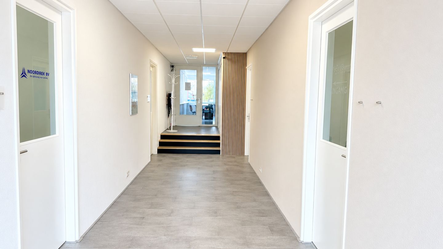 Bekijk foto 2 van Nassaustraat 18