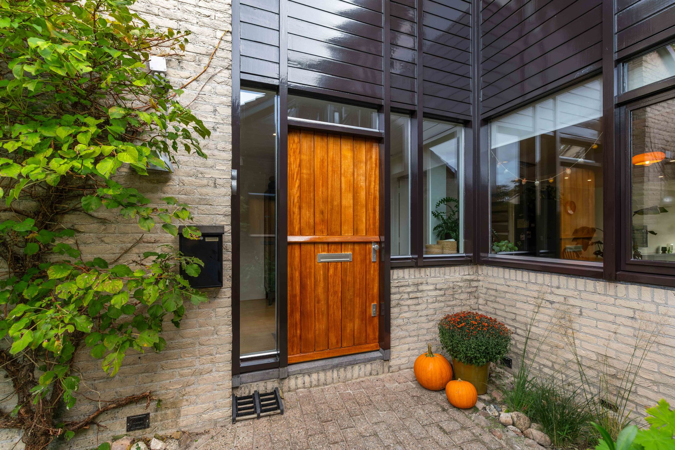 Photo 9 of Doorrid 8