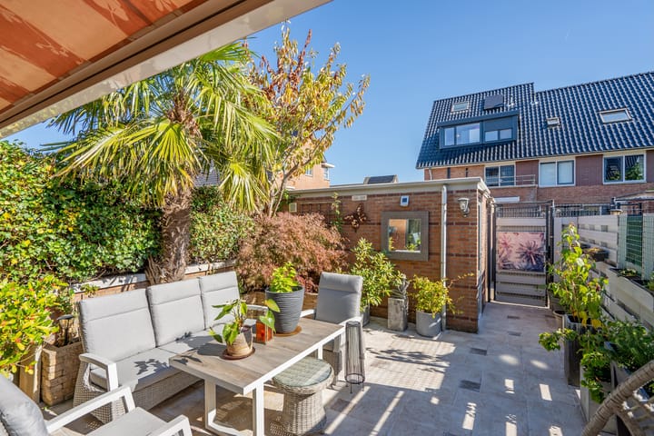 Hoekwoning te koop: Koudekerkstraat 5, Zoetermeer