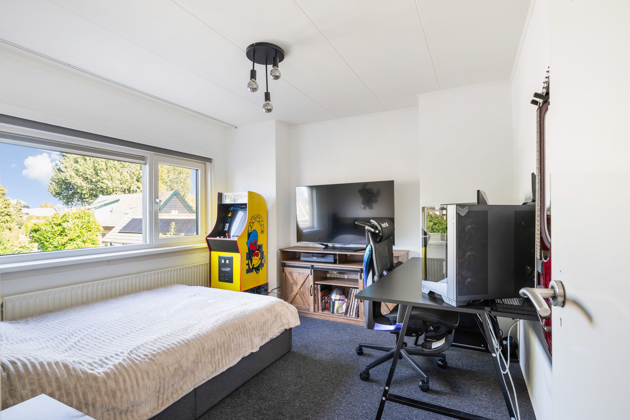 Photo 21 of Irenestraat 42