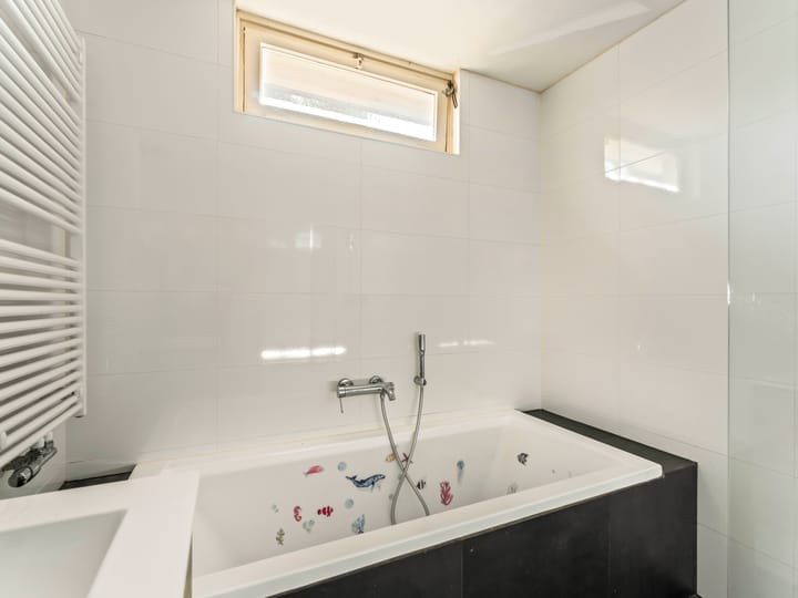 Tussenwoning te koop: Gerrit van Doornikstraat 8, Breukelen