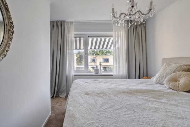Twee-onder-één-kap te koop: Moersbergenlaan 5, Arnhem