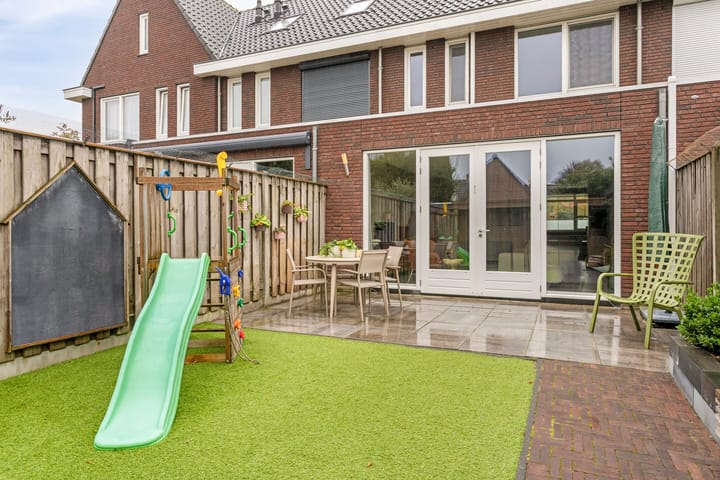 Tussenwoning te koop: Reparatusstraat 22, Dongen