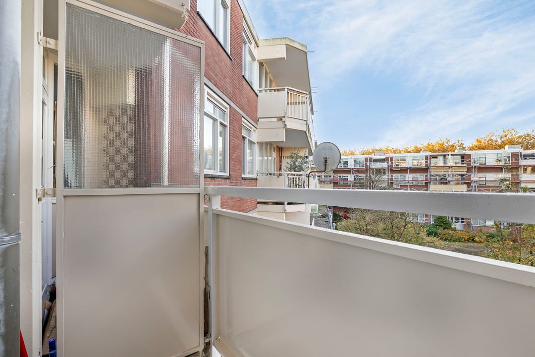 Photo 11 of Riouwstraat 122