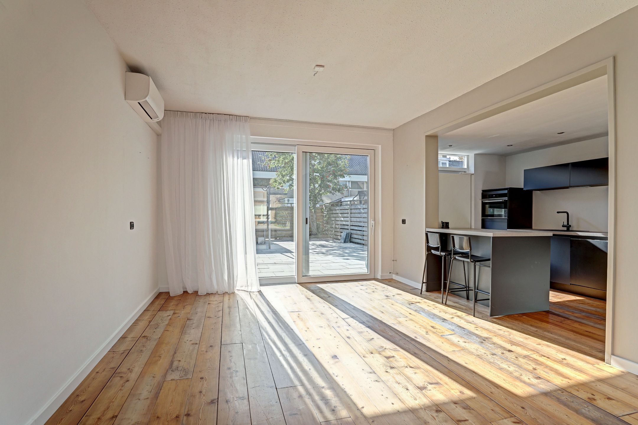 Photo 9 of G.A.Brederodestraat 15