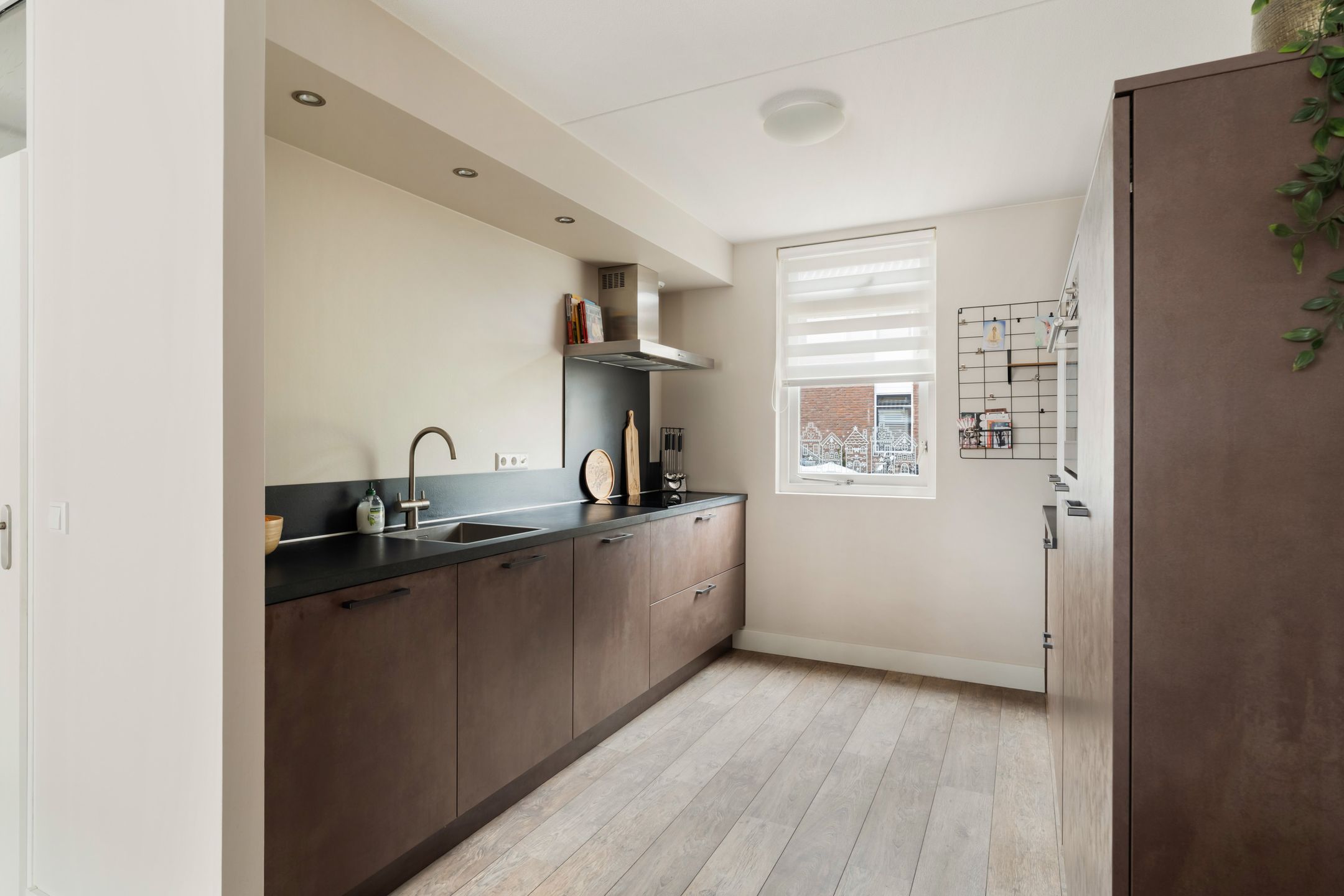 Photo 15 of Cort van der Lindenstraat 12