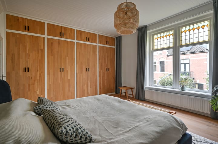 Tussenwoning te koop: J.H.B. Koekkoekstraat 17, Hilversum